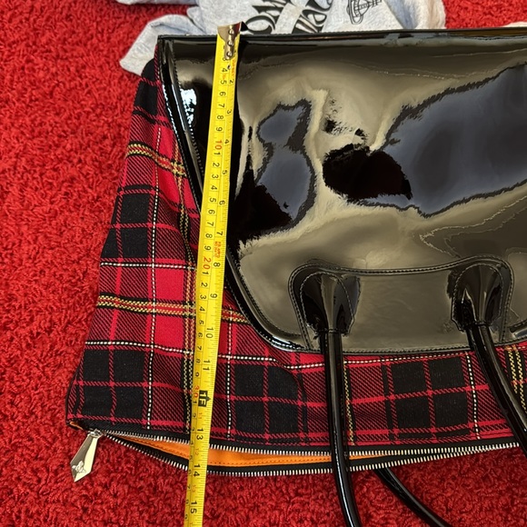 Vivienne Westwood NWT SHIRLEY LARGE YASMIN RED/blk AW2020 - Picture 15 of 17